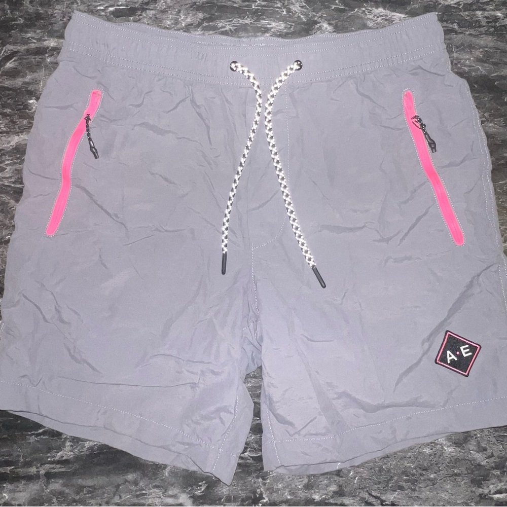 American Eagle “All Day” Gray Shorts with Neon Pink Zippers - Picture 1 of 4